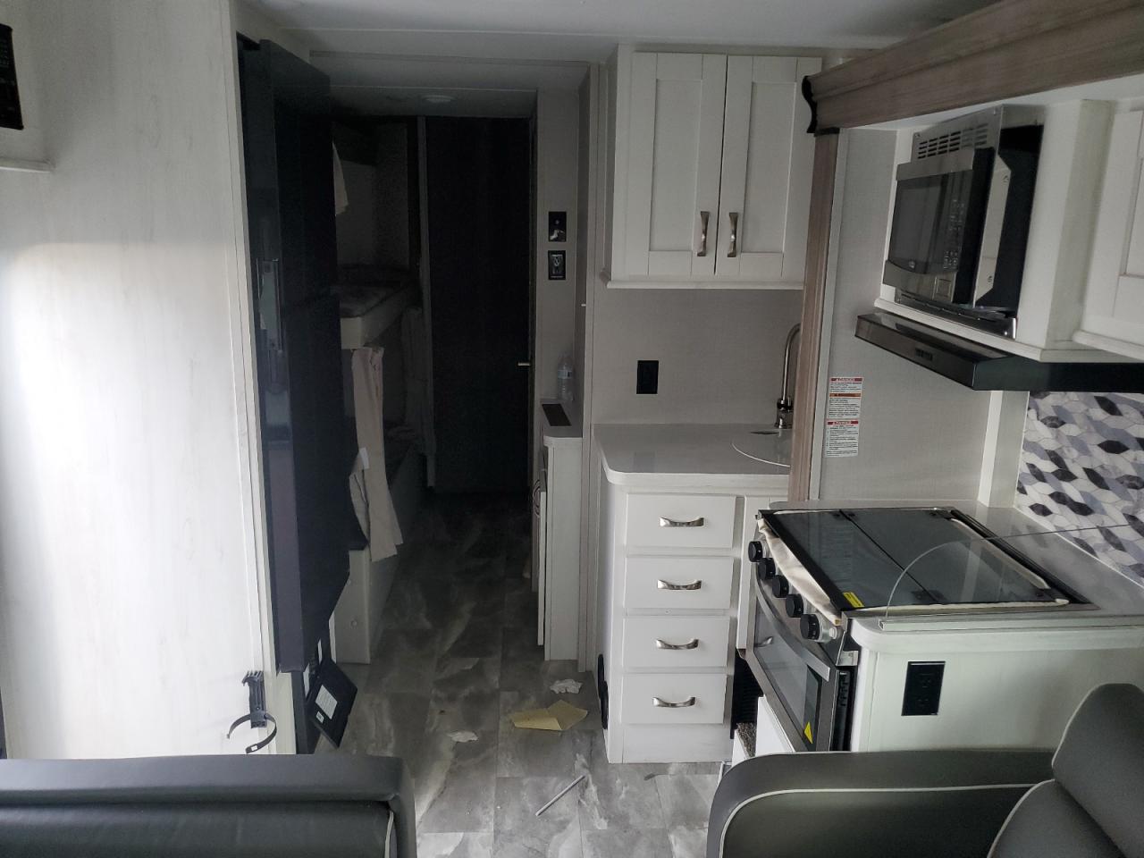 FORD ECONOLINE E450 SUPER DUTY CUTAWAY VAN