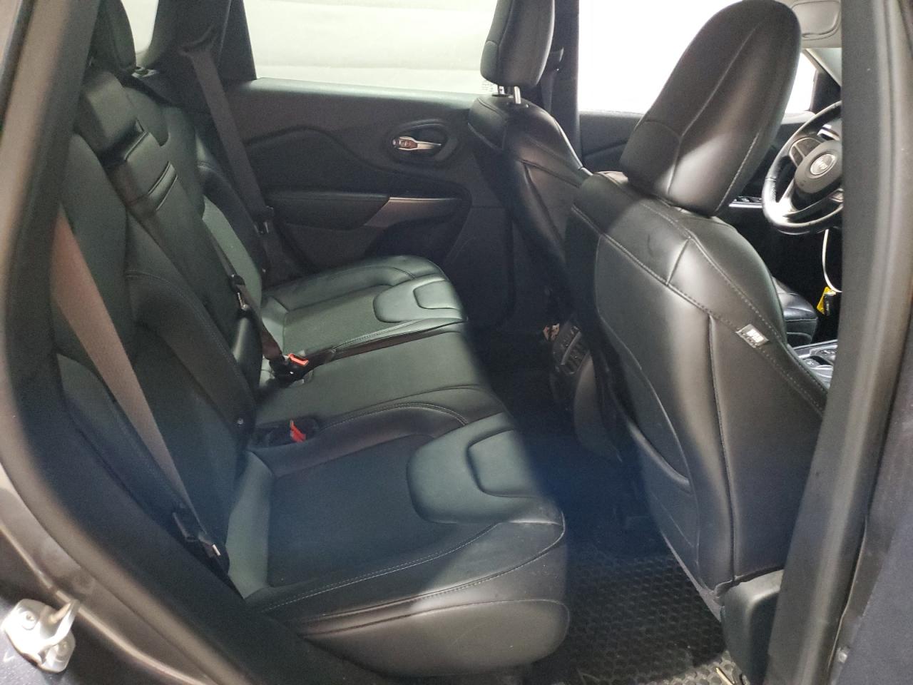 JEEP GRAND CHEROKEE LATITUDE PLUS