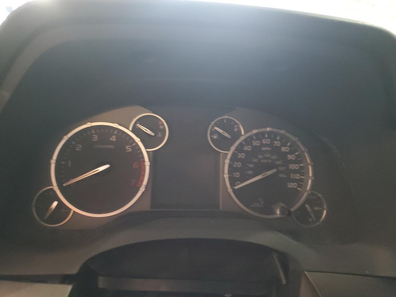 TOYOTA TUNDRA CREWMAX SR5