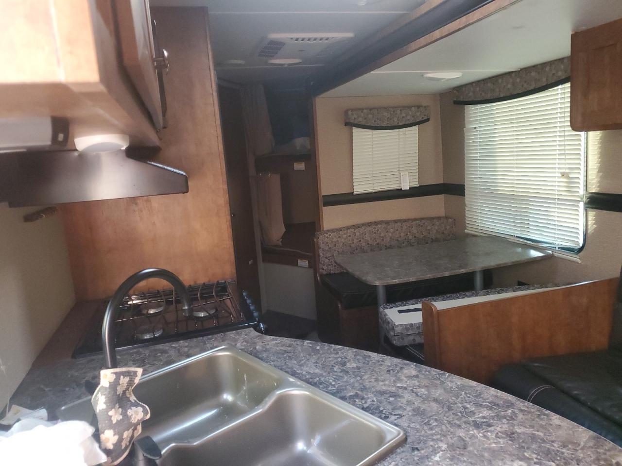 Lot #3259112114 2017 CROSSROADS Z1272BH