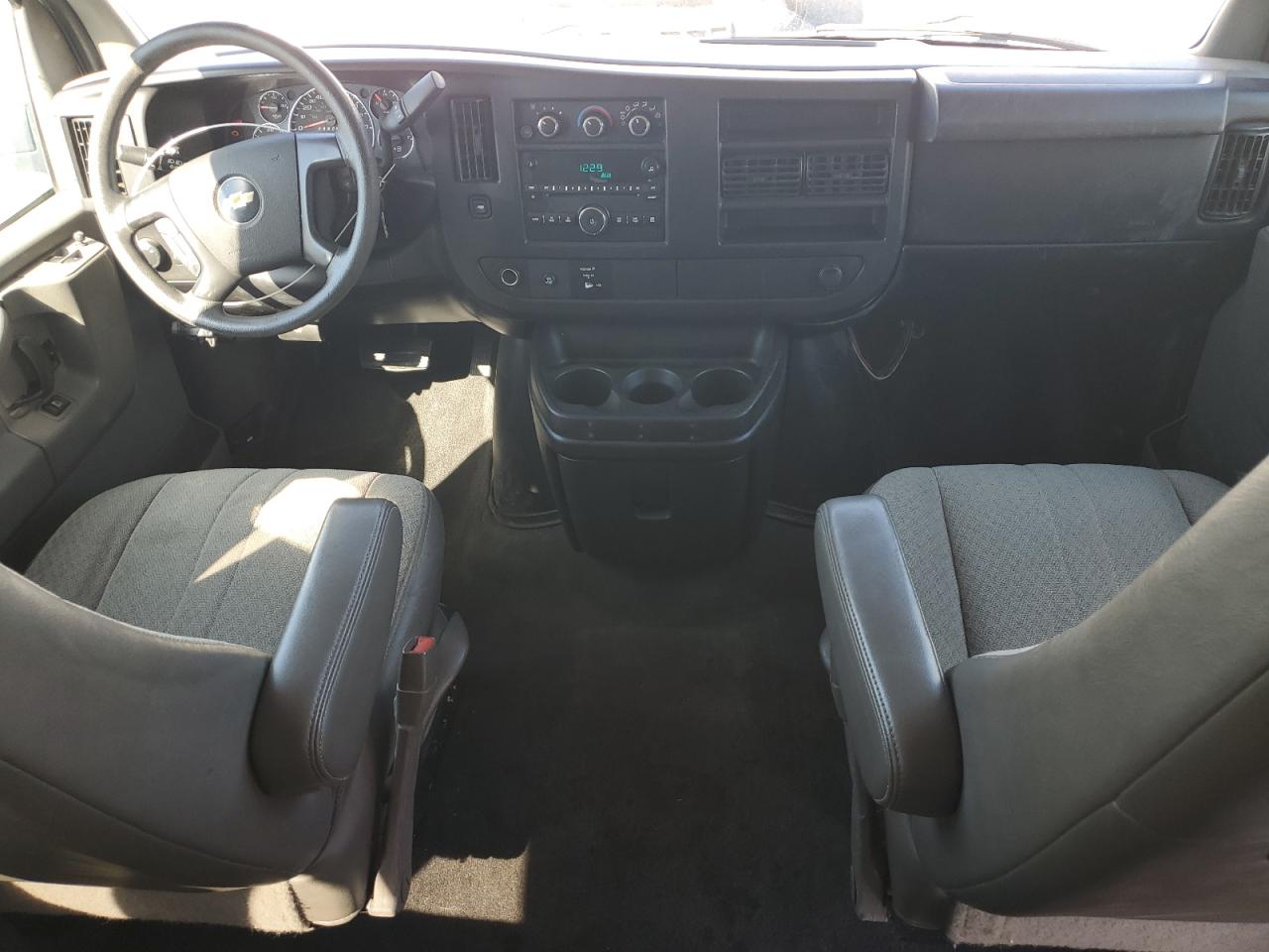 CHEVROLET EXPRESS LT