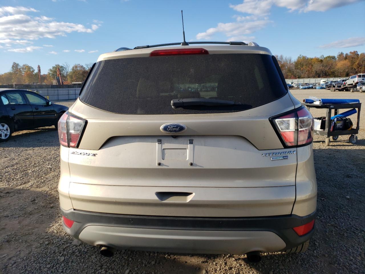FORD ESCAPE TITANIUM