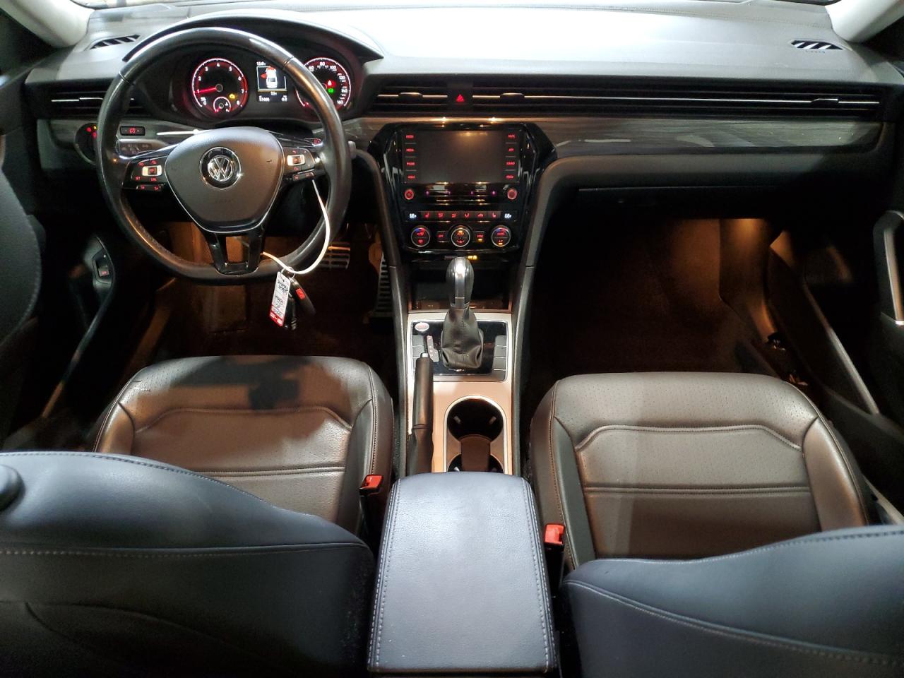 VOLKSWAGEN PASSAT R-LINE