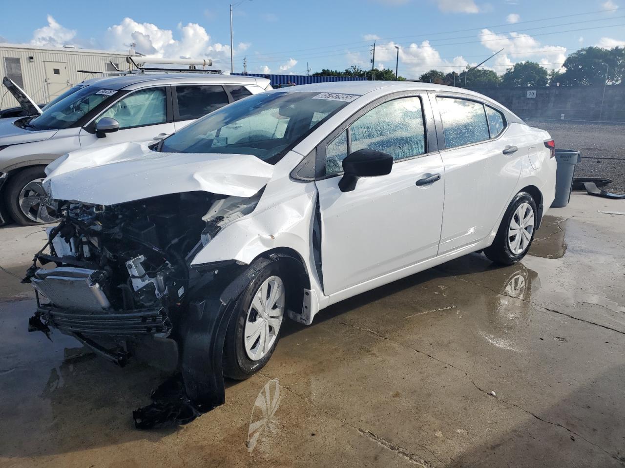 NISSAN VERSA S