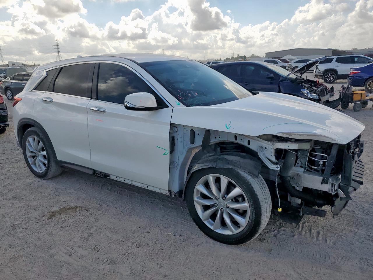 INFINITI QX50 ESSENTIAL