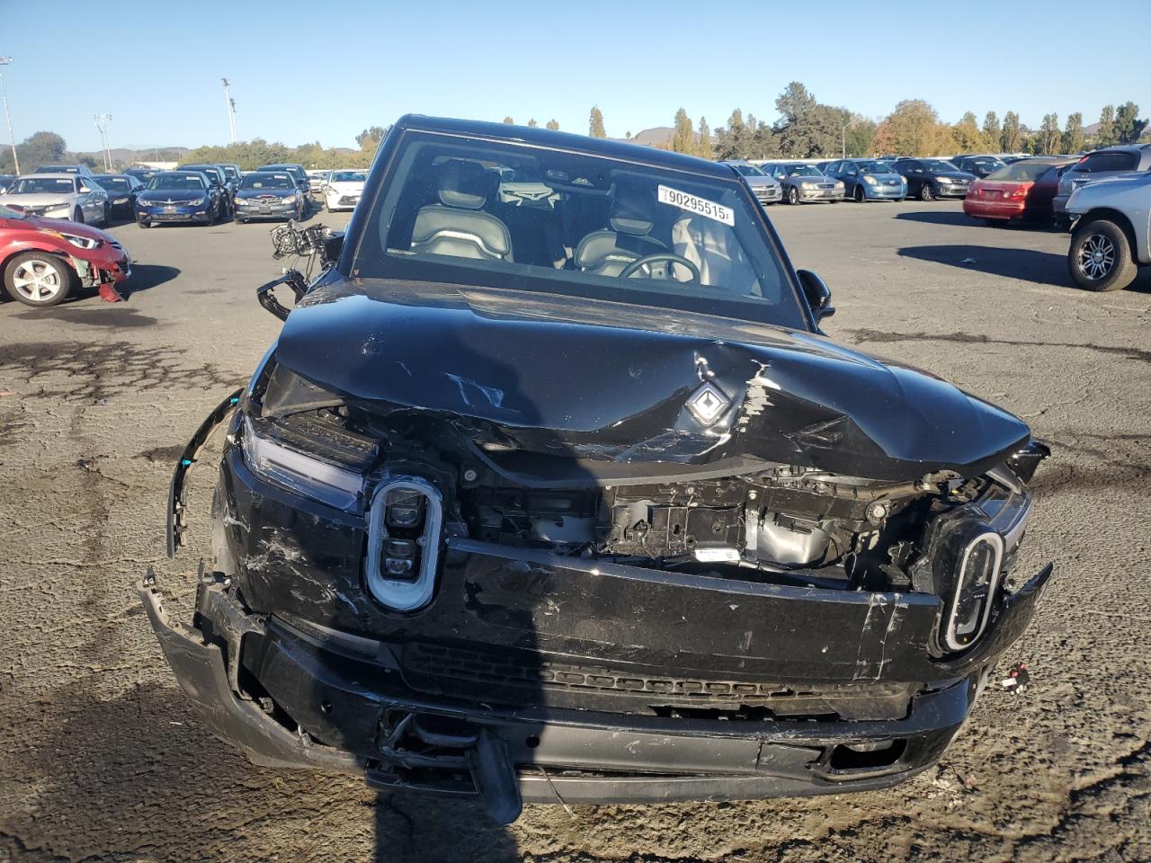 Lot #3302030132 2025 RIVIAN R1S ADVENT