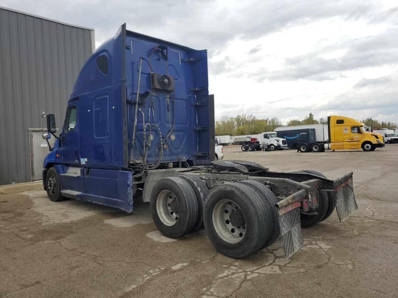 Lot #3259470114 2018 FREIGHTLINER CASCADIA 1