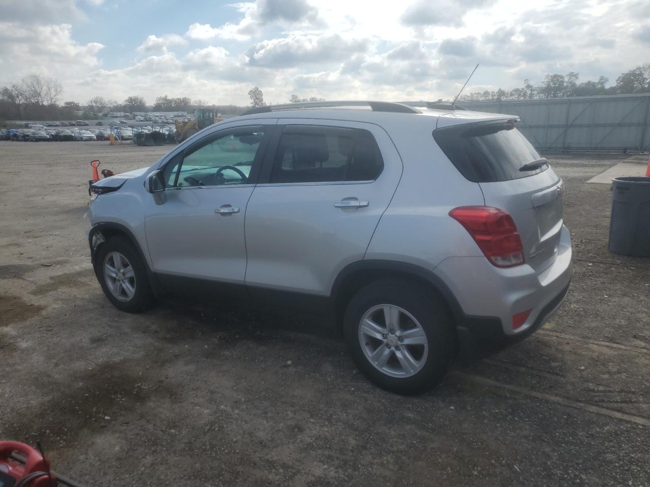 Lot #3302904977 2020 CHEVROLET TRAX 1LT
