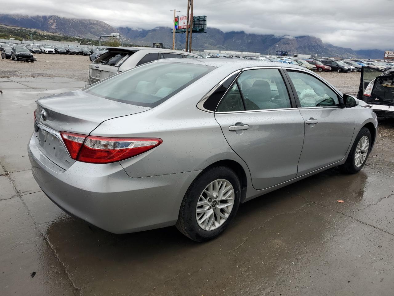 TOYOTA CAMRY LE