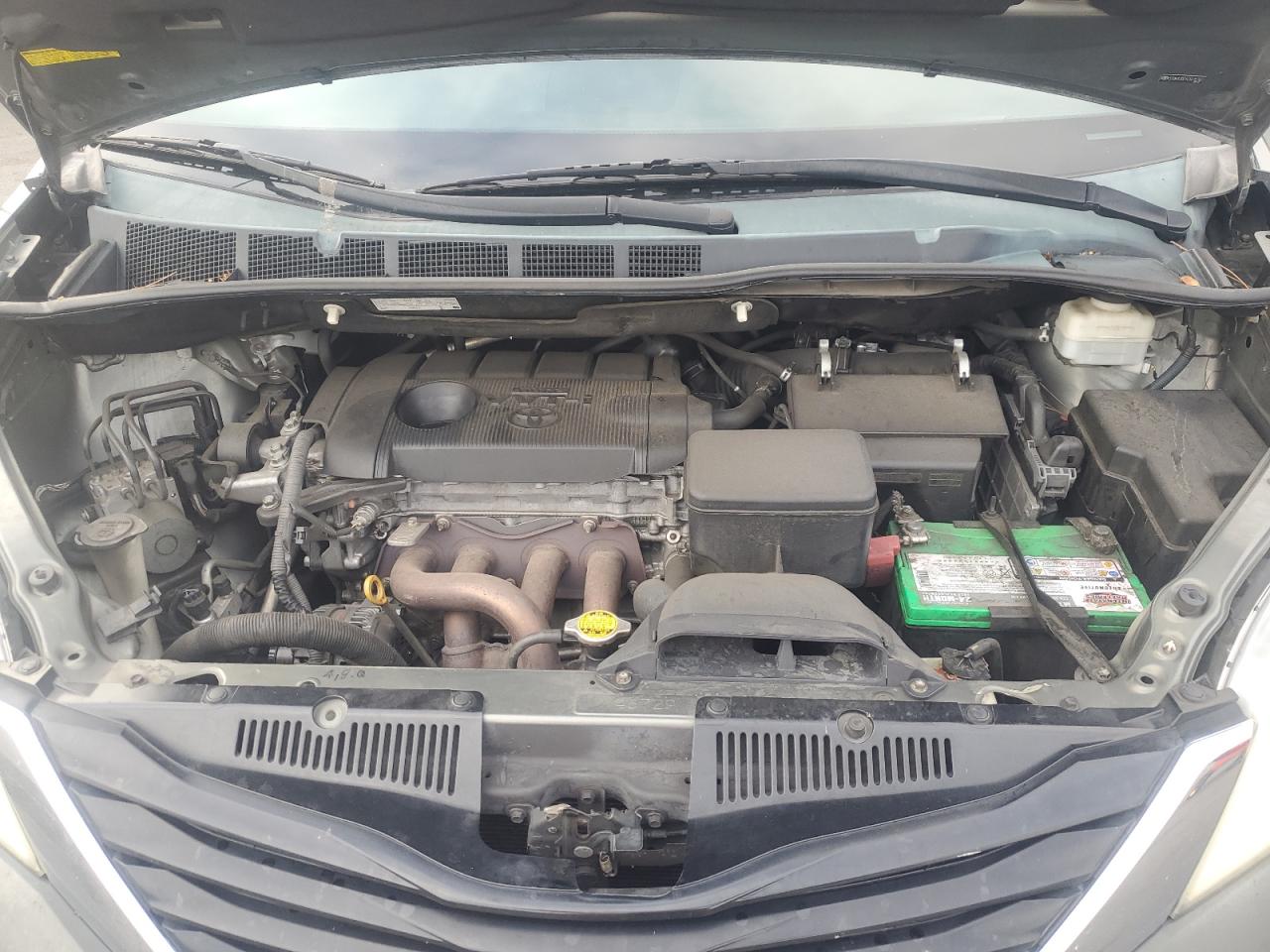 TOYOTA SIENNA BASE