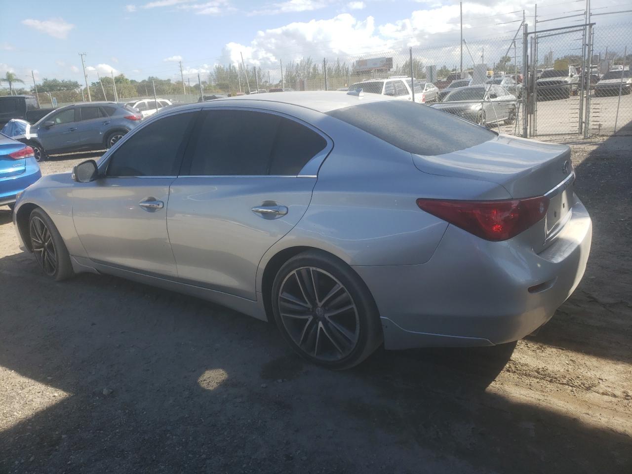 INFINITI Q50 BASE