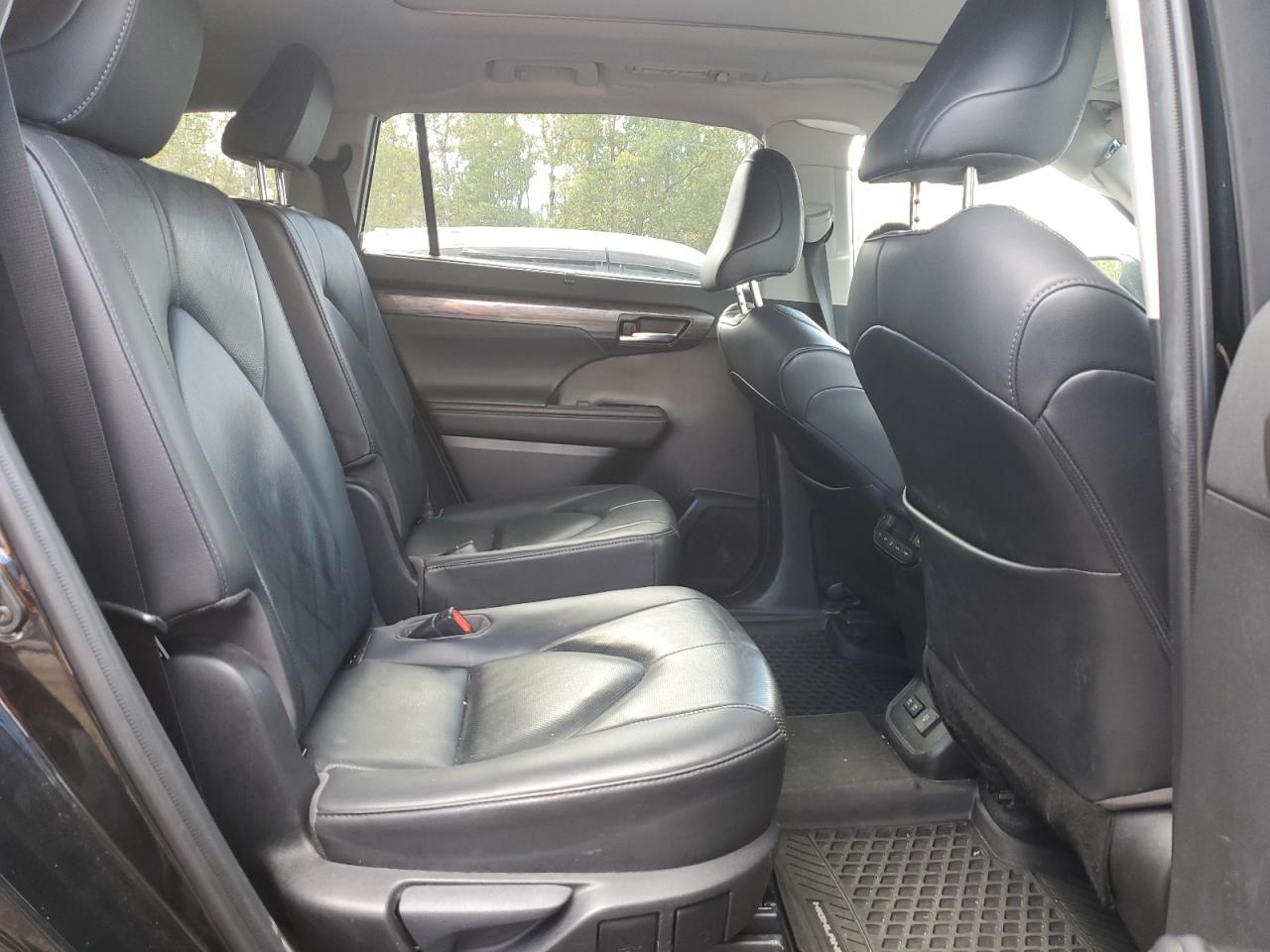 TOYOTA HIGHLANDER PLATINUM