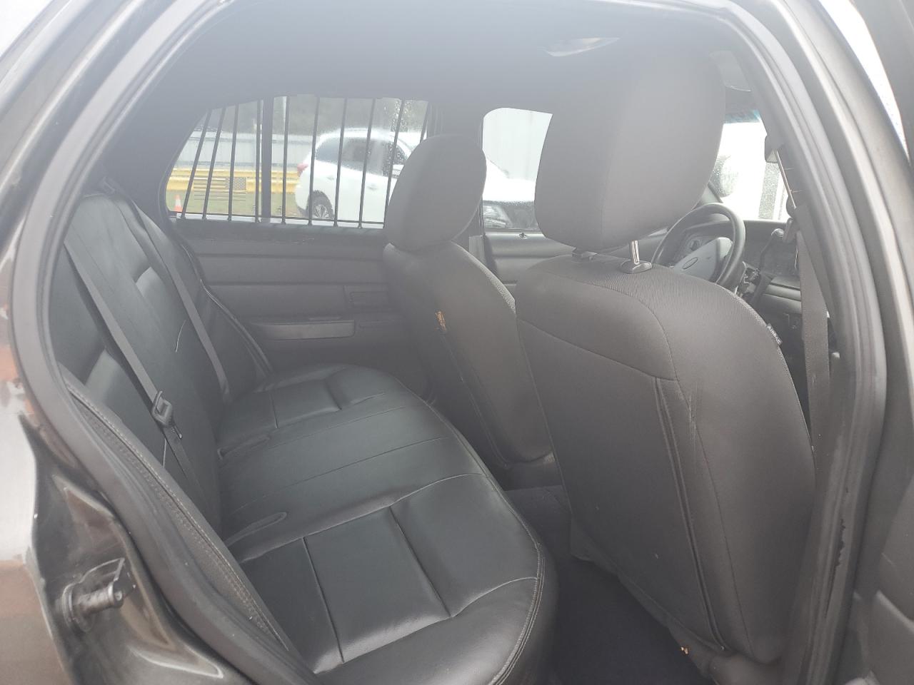 FORD CROWN VICTORIA POLICE INTERCEPTOR