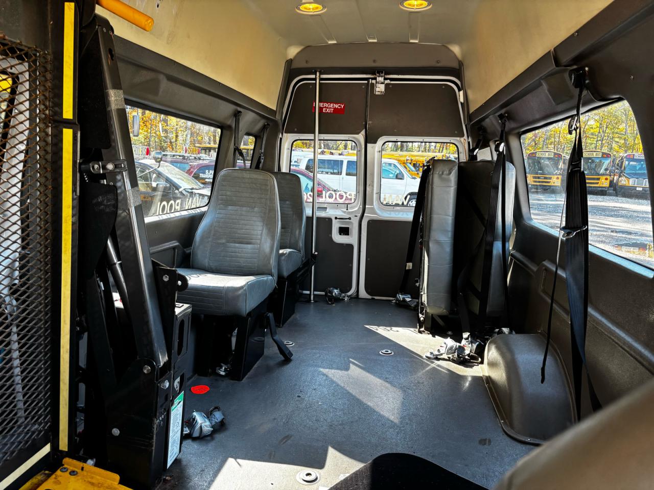 FORD ECONOLINE E250 VAN