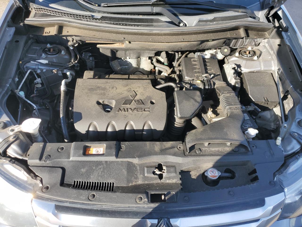 MITSUBISHI OUTLANDER ES