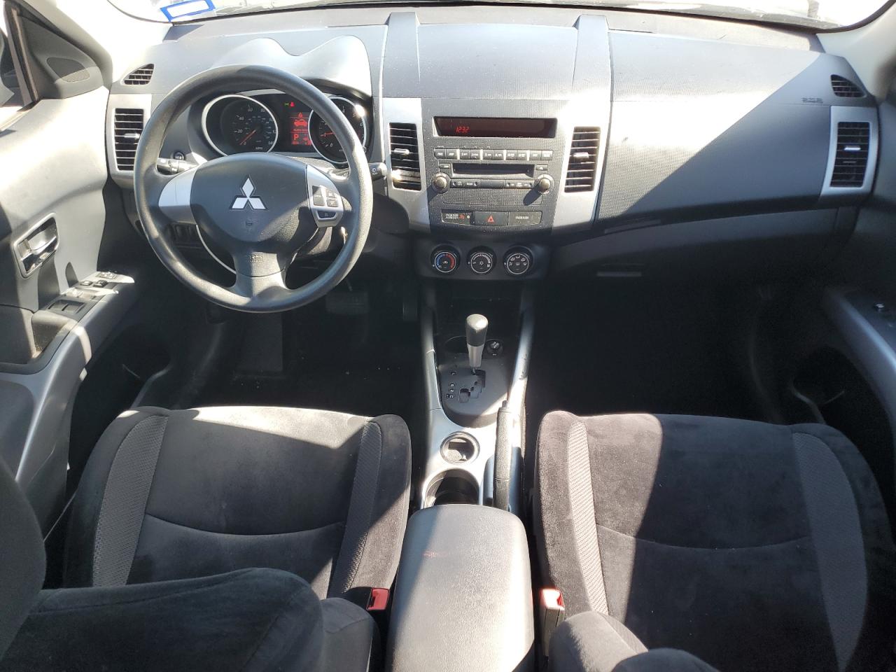 MITSUBISHI OUTLANDER ES