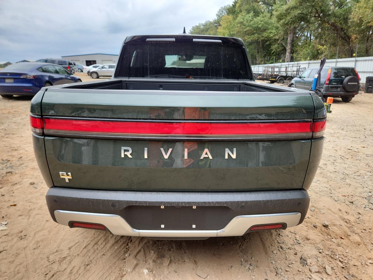 RIVIAN R1T ADVENTURE