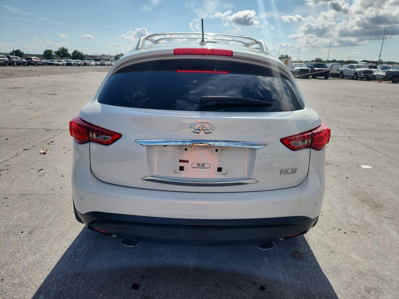INFINITI FX37