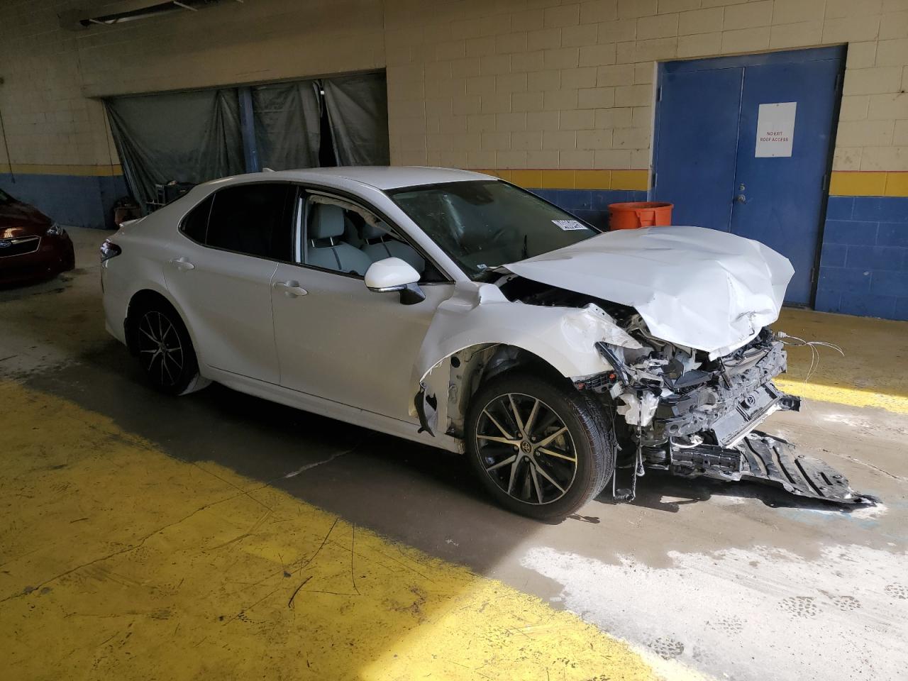 TOYOTA CAMRY SE NIGHT SHADE