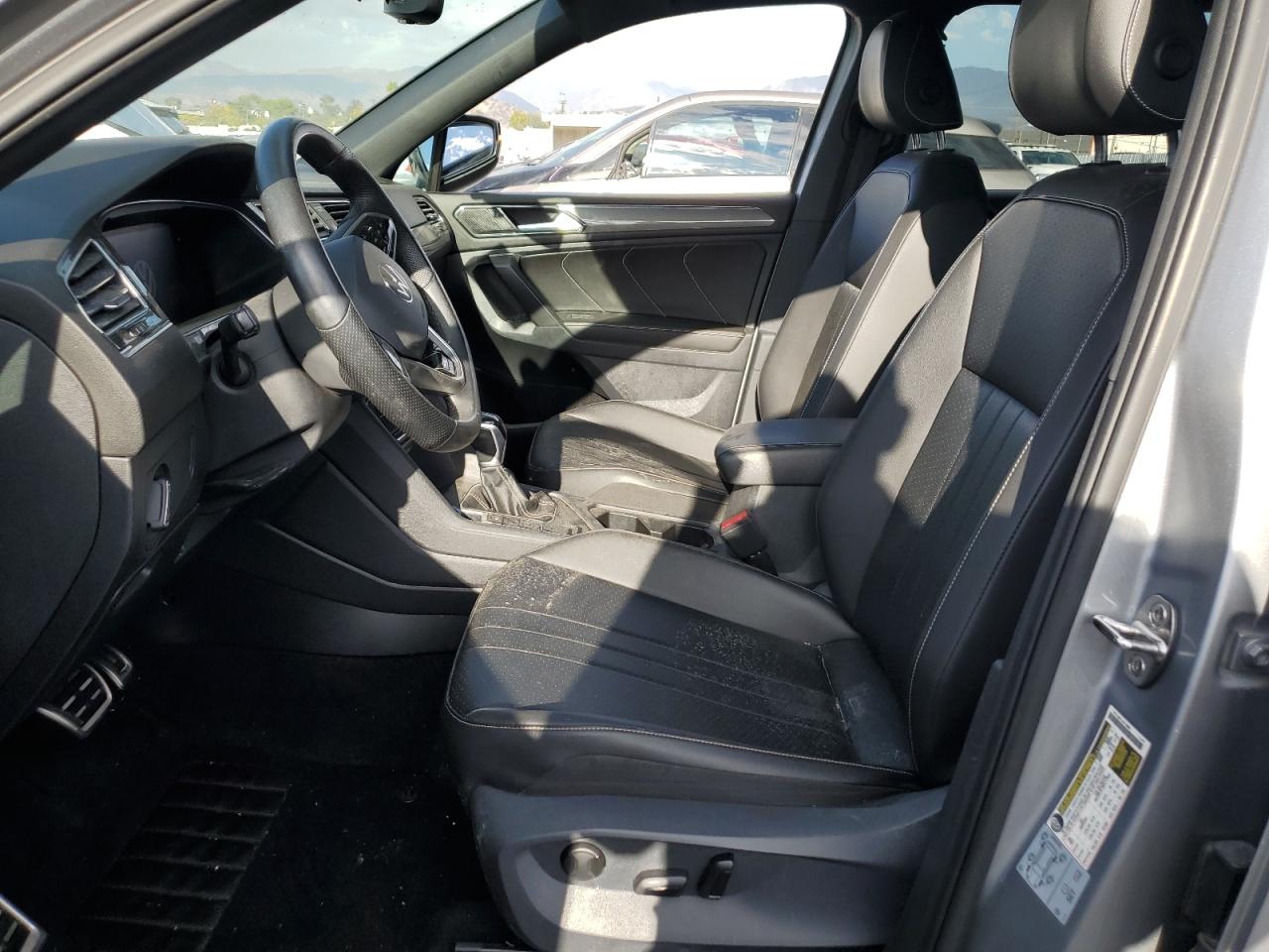 VOLKSWAGEN TIGUAN SE R-LINE BLACK