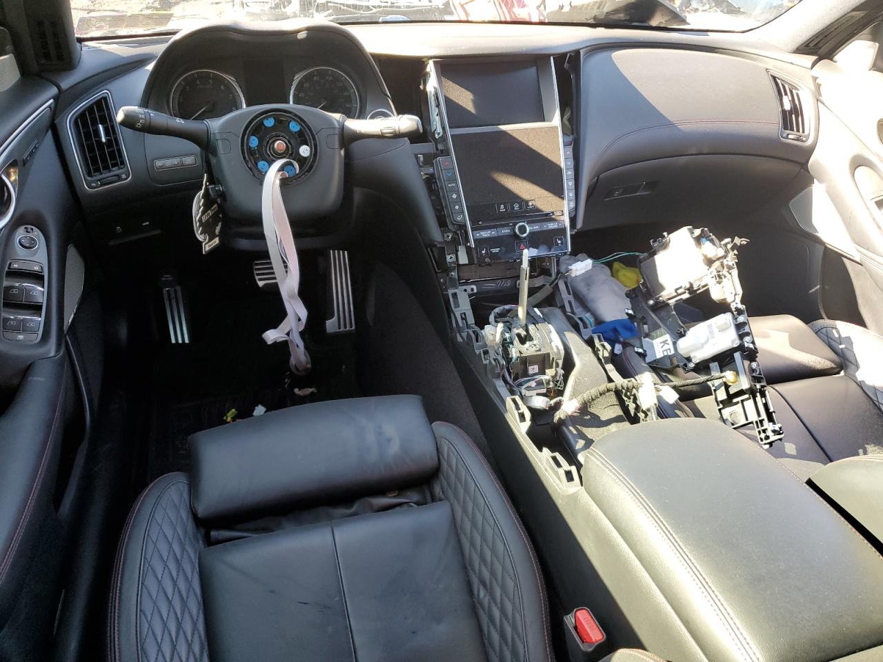 INFINITI Q50 RED SPORT 400