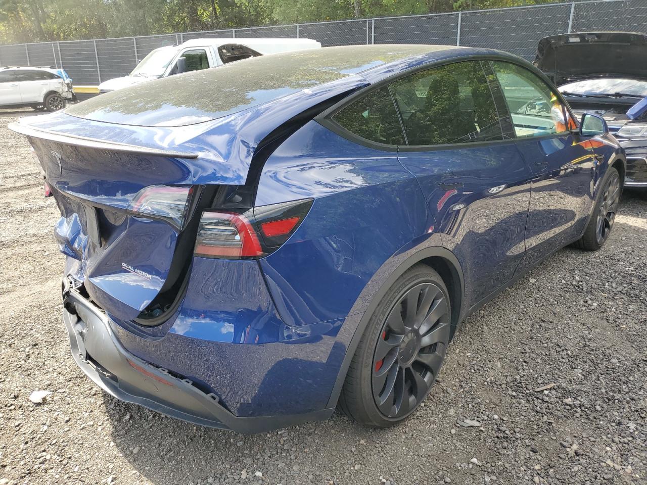 TESLA MODEL Y