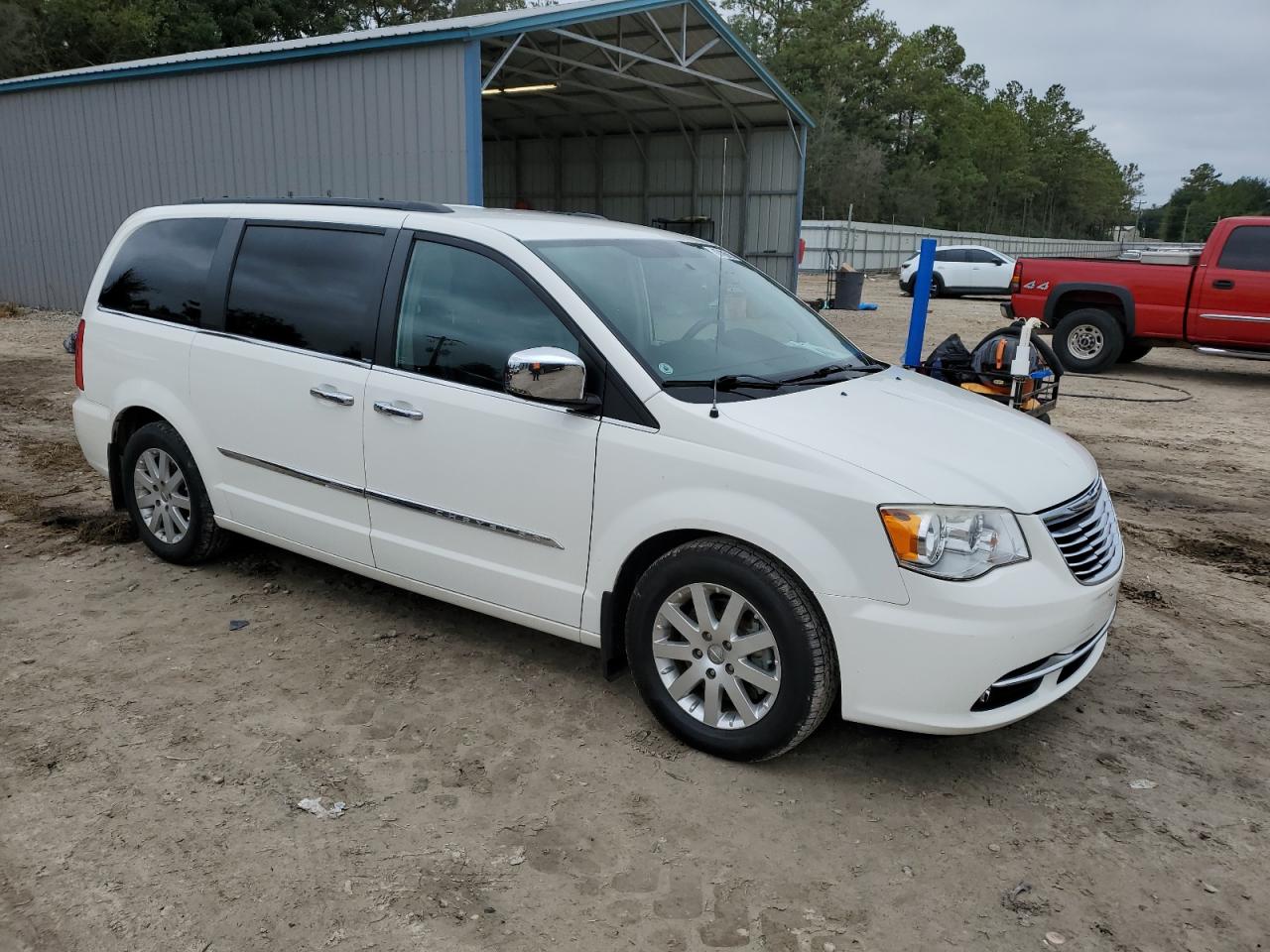 CHRYSLER TOWN & COUNTRY TOURING L