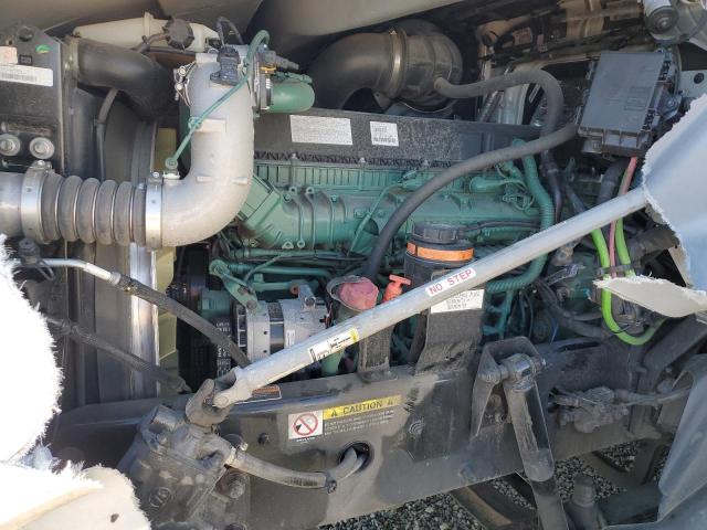 2025 VOLVO VN VNL #3297013391