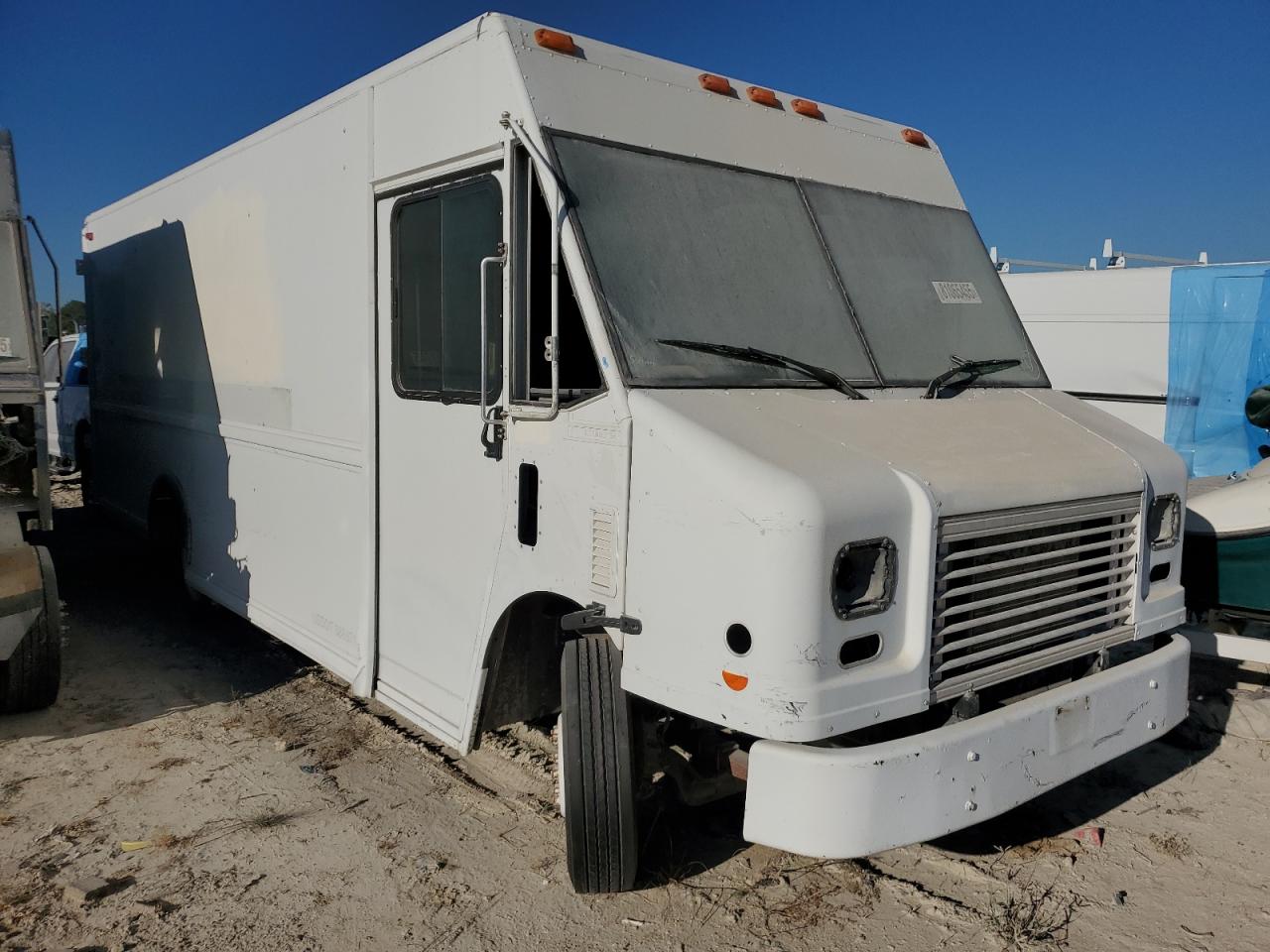 Lot #3316703417 2004 FREIGHTLINER CHASSIS M