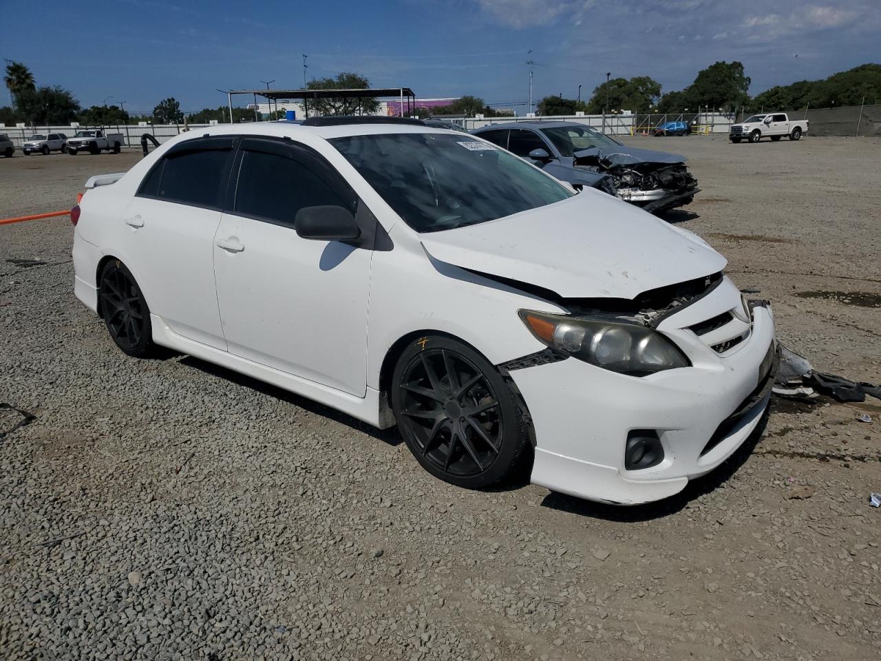 TOYOTA COROLLA BASE