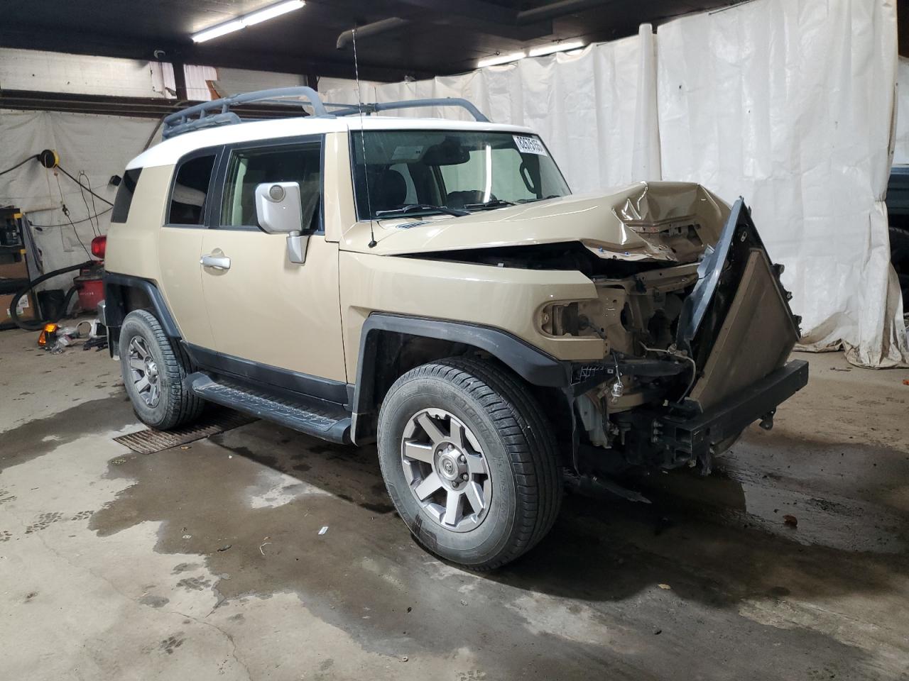 TOYOTA FJ CRUISER