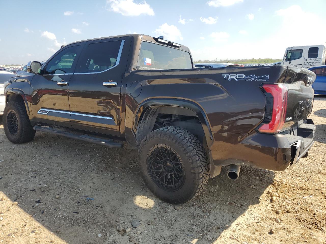 TOYOTA TUNDRA CREWMAX PLATINUM