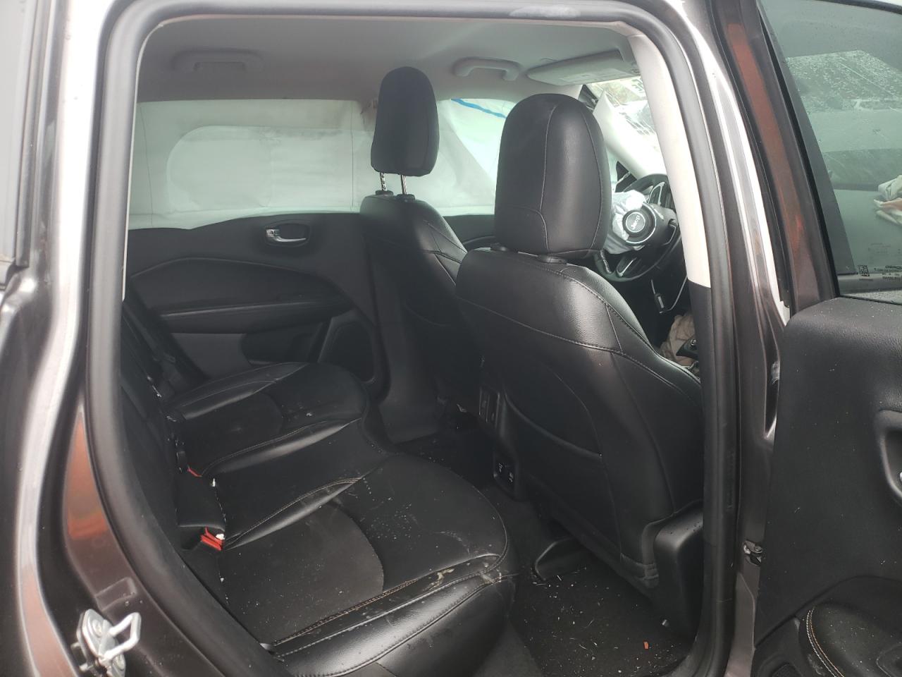 Lot #3318869938 2019 JEEP COMPASS LA