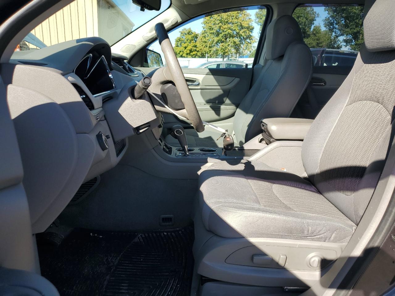 CHEVROLET TRAVERSE LS