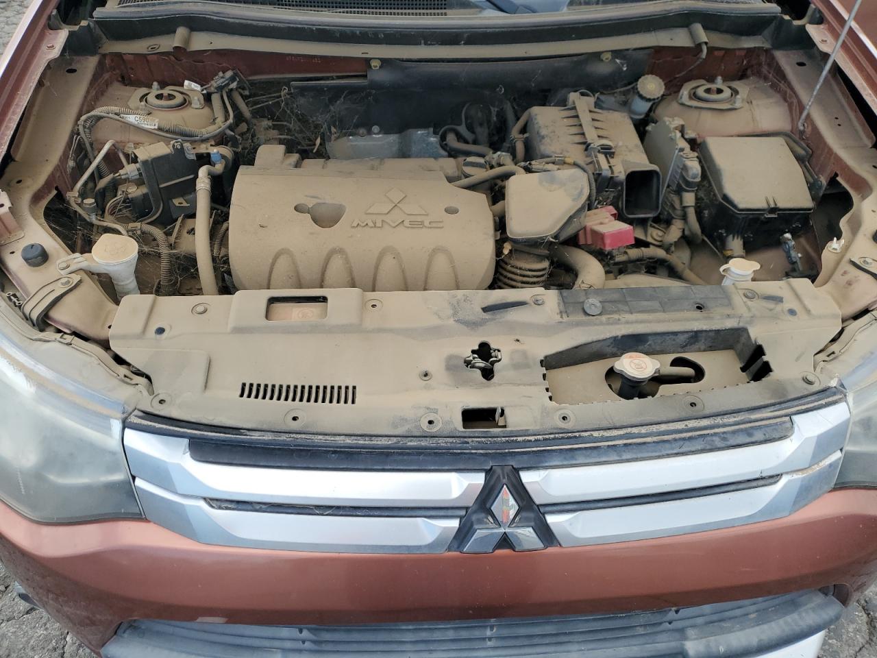 MITSUBISHI OUTLANDER SE