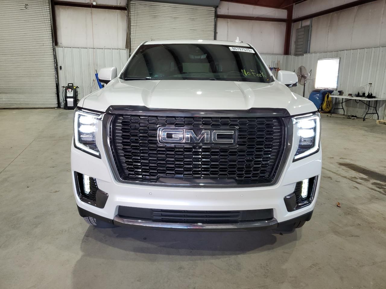 GMC YUKON DENALI ULTIMATE