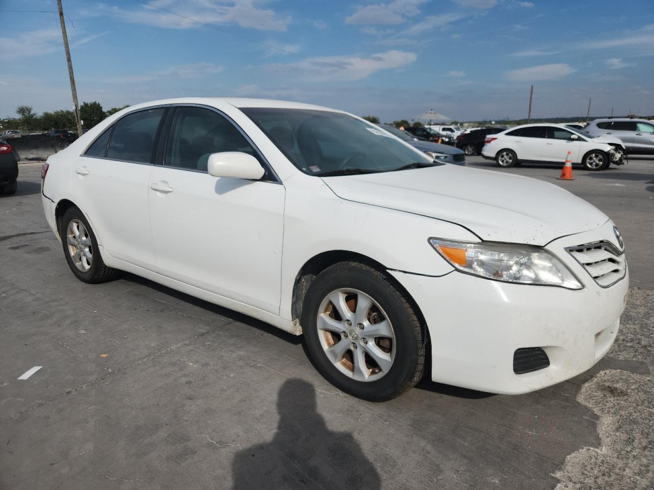 TOYOTA CAMRY BASE