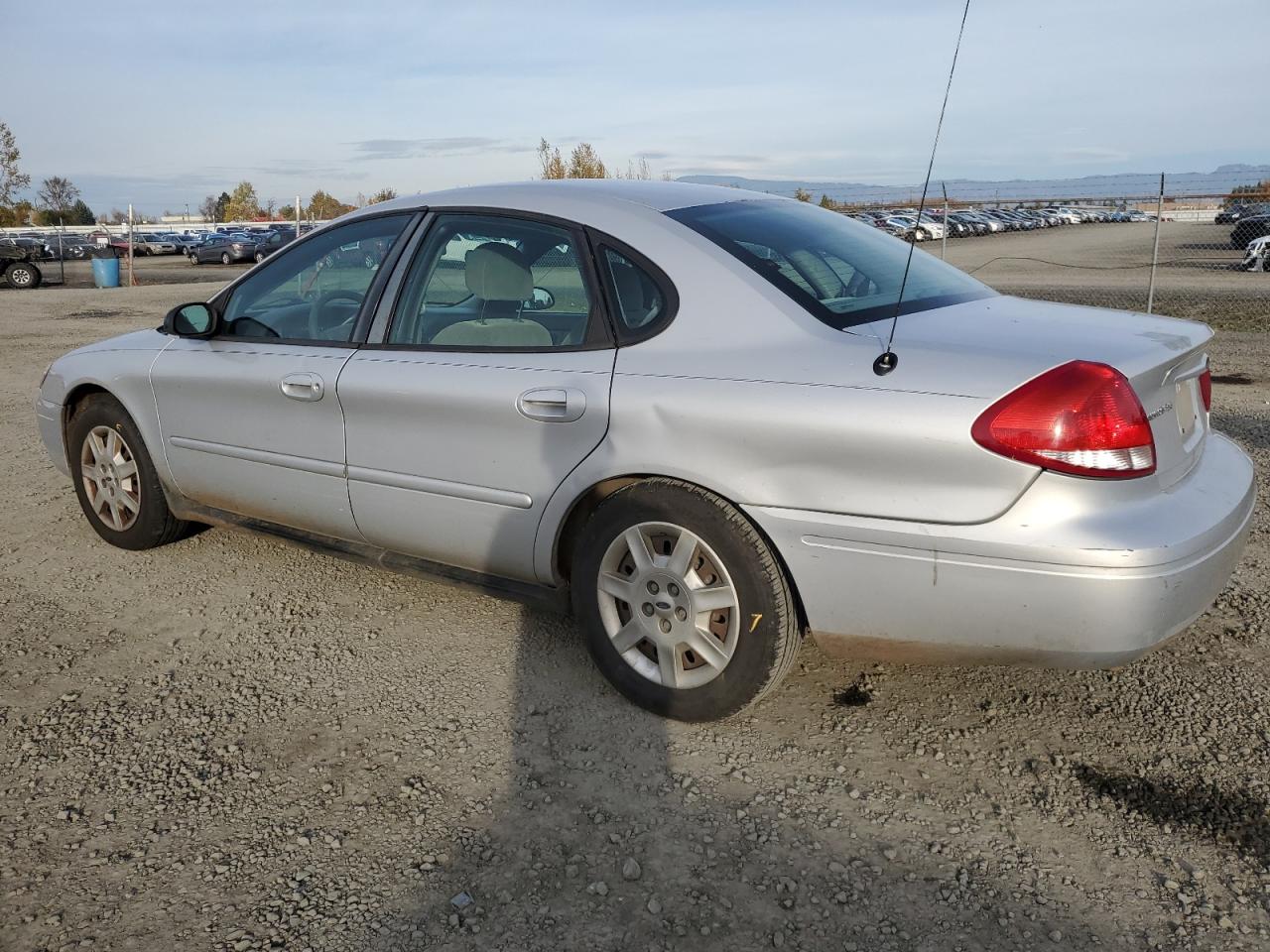 Lot #3285926574 2005 FORD TAURUS SE