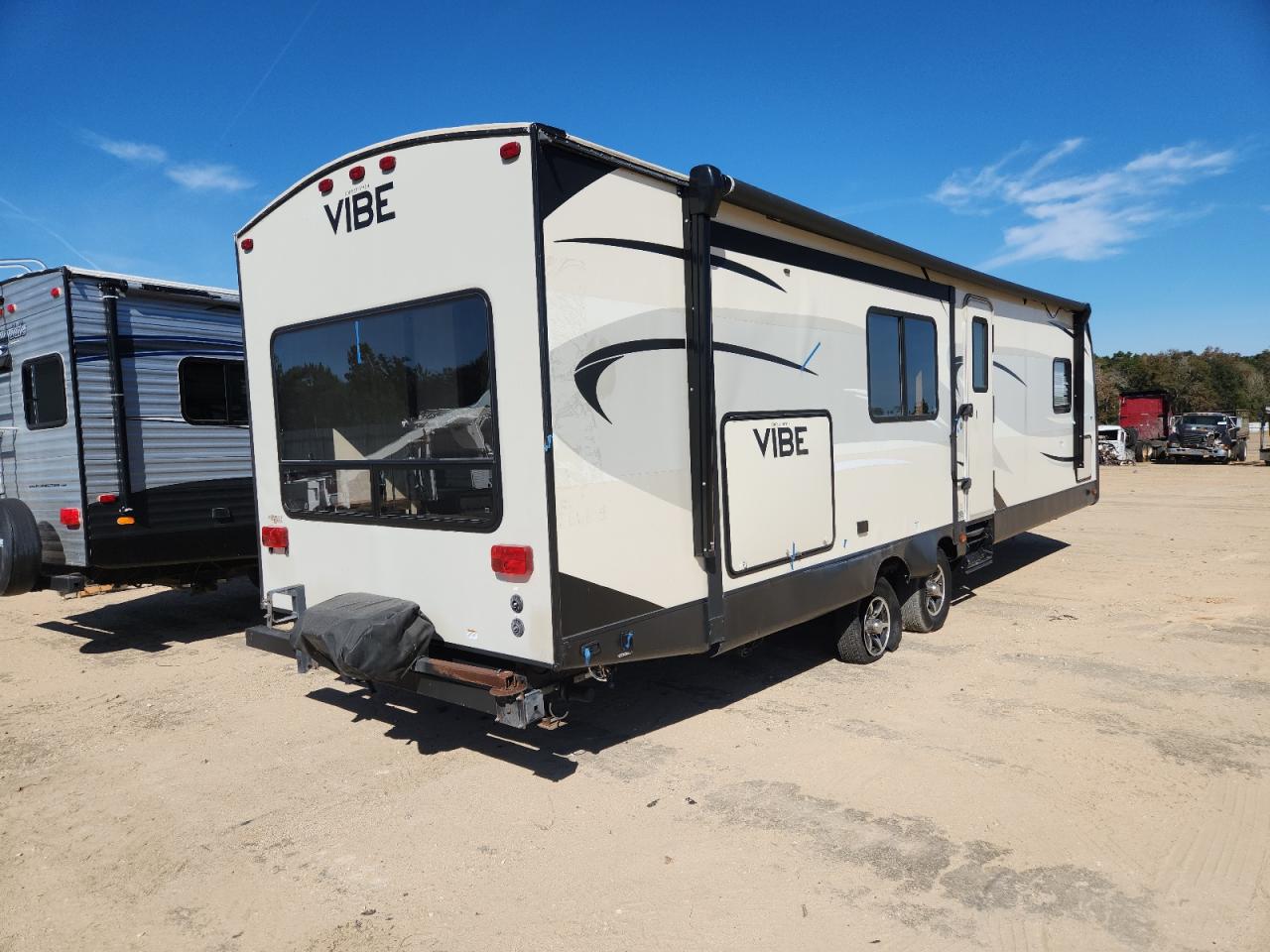 Lot #3284011847 2017 FVVB TRAVEL TR