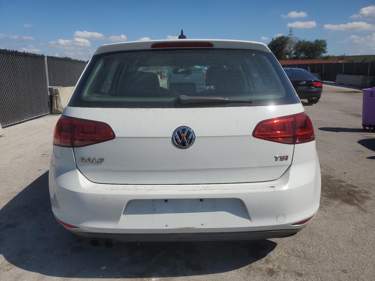 VOLKSWAGEN GOLF