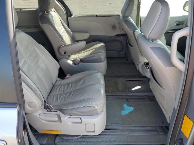 2011 TOYOTA SIENNA XLE - 5TDDK3DC4BS024450