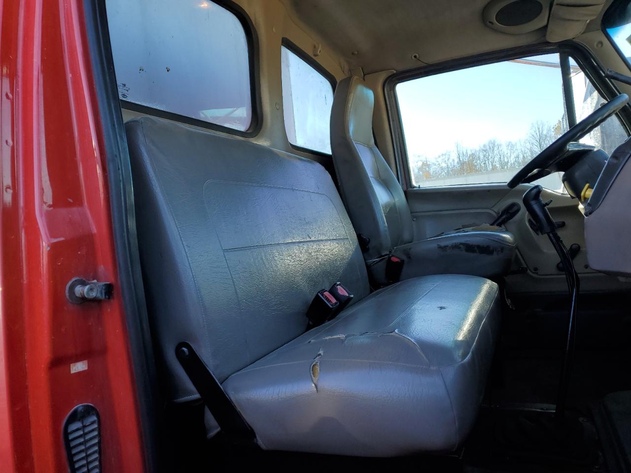 Lot #3316833661 2004 STERLING TRUCK L9500