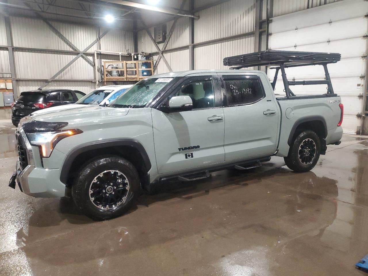 TOYOTA TUNDRA CREWMAX SR