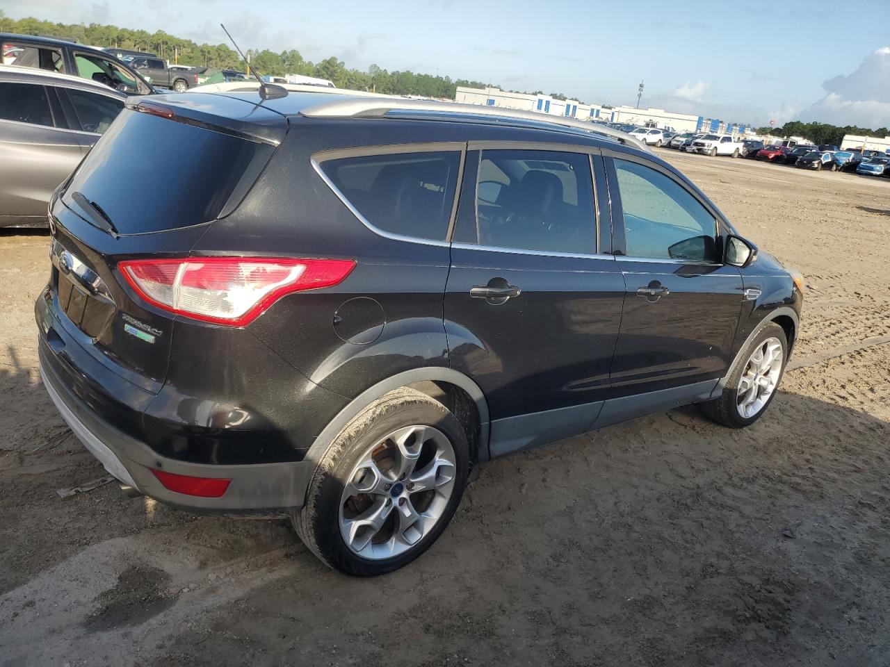 FORD ESCAPE TITANIUM
