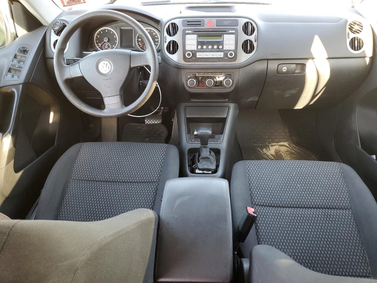 VOLKSWAGEN TIGUAN SE