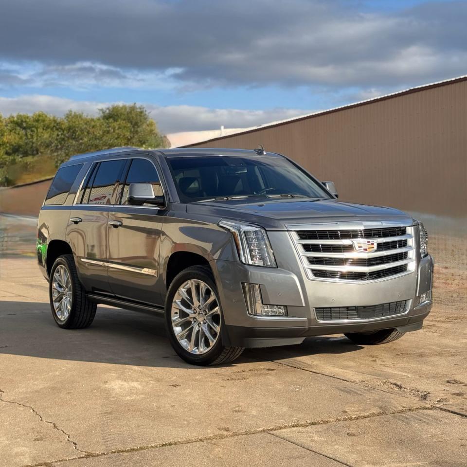 CADILLAC ESCALADE PREMIUM LUXURY