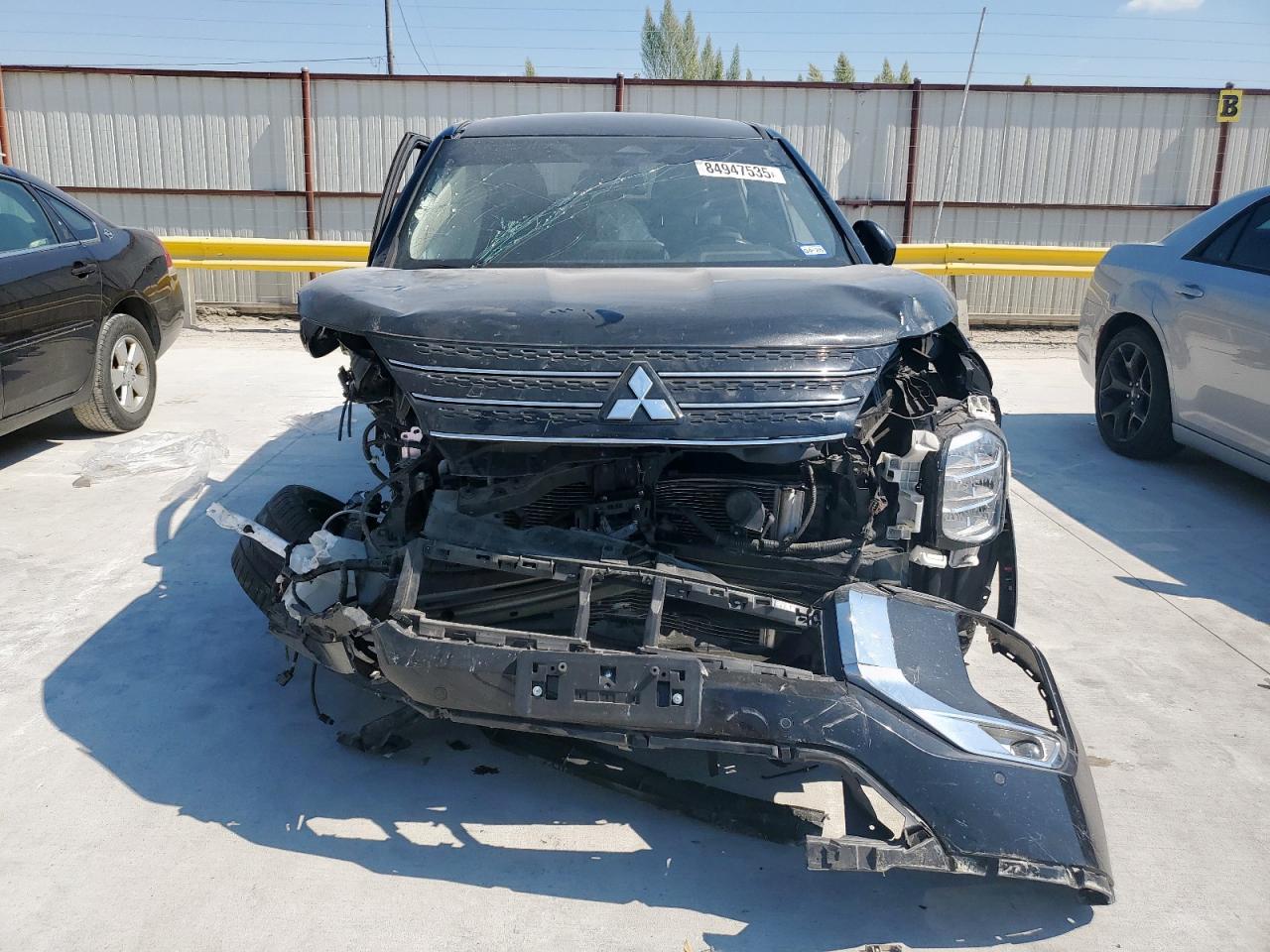 MITSUBISHI OUTLANDER SE