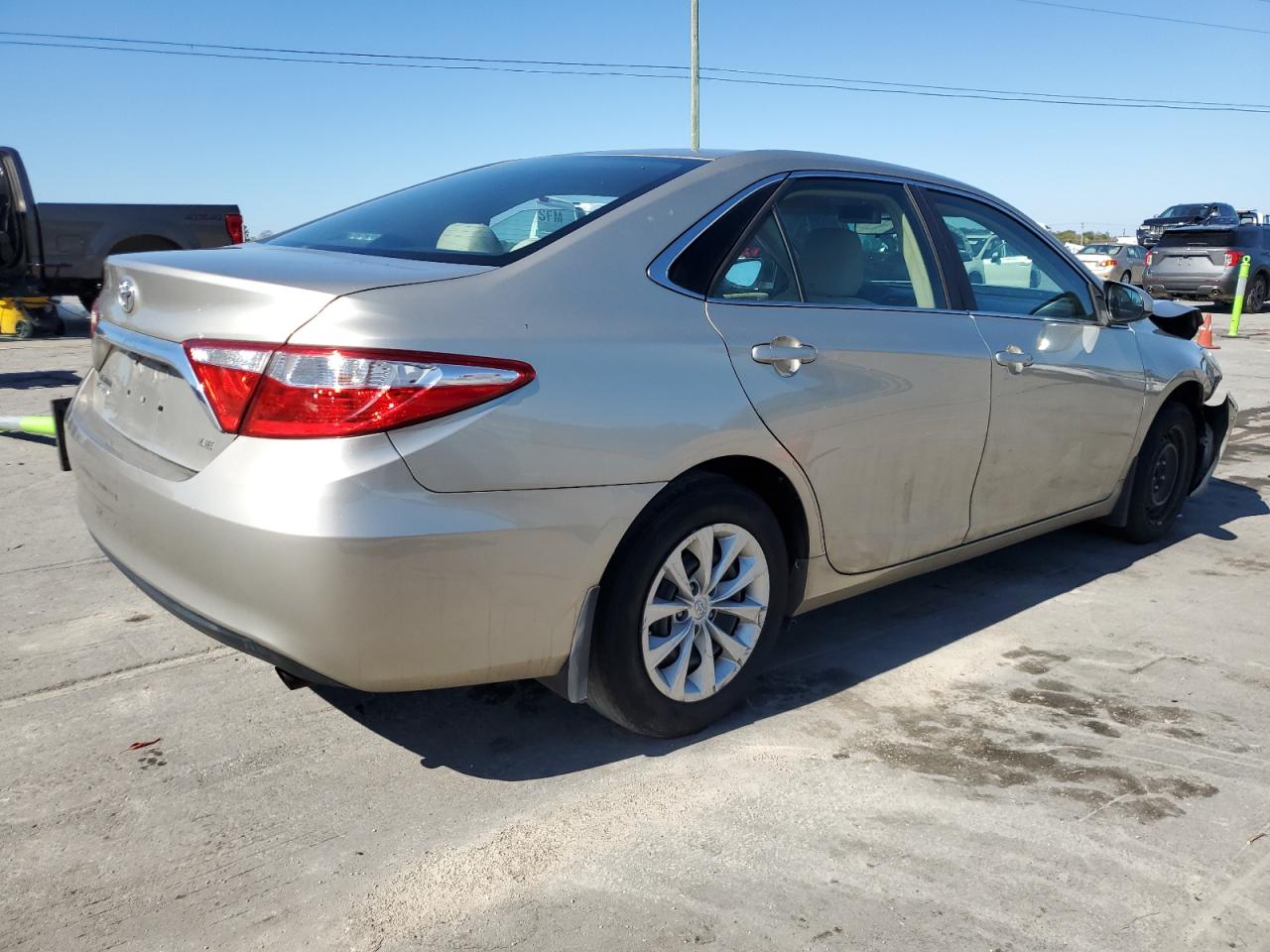 TOYOTA CAMRY LE