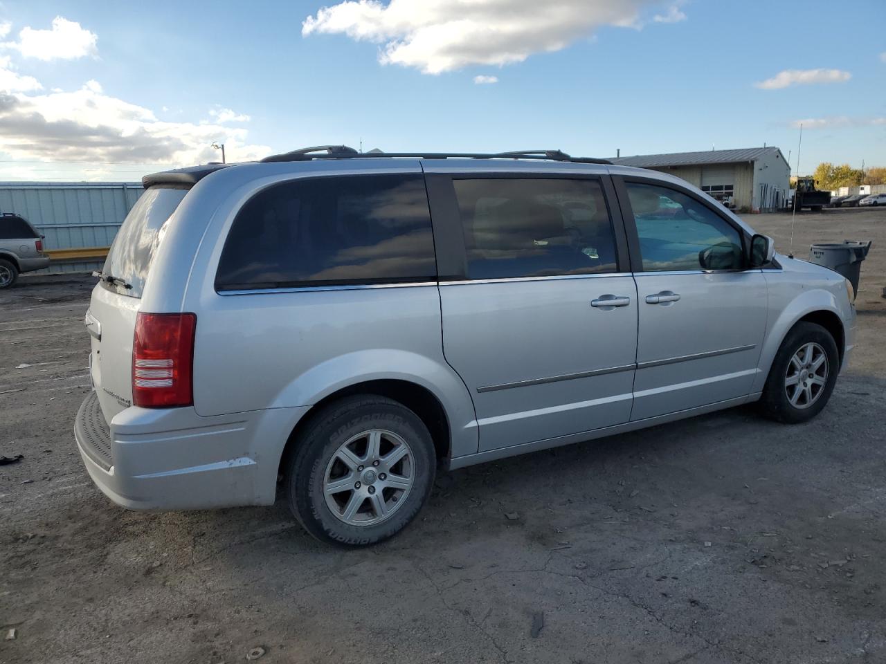 CHRYSLER TOWN & COUNTRY TOURING