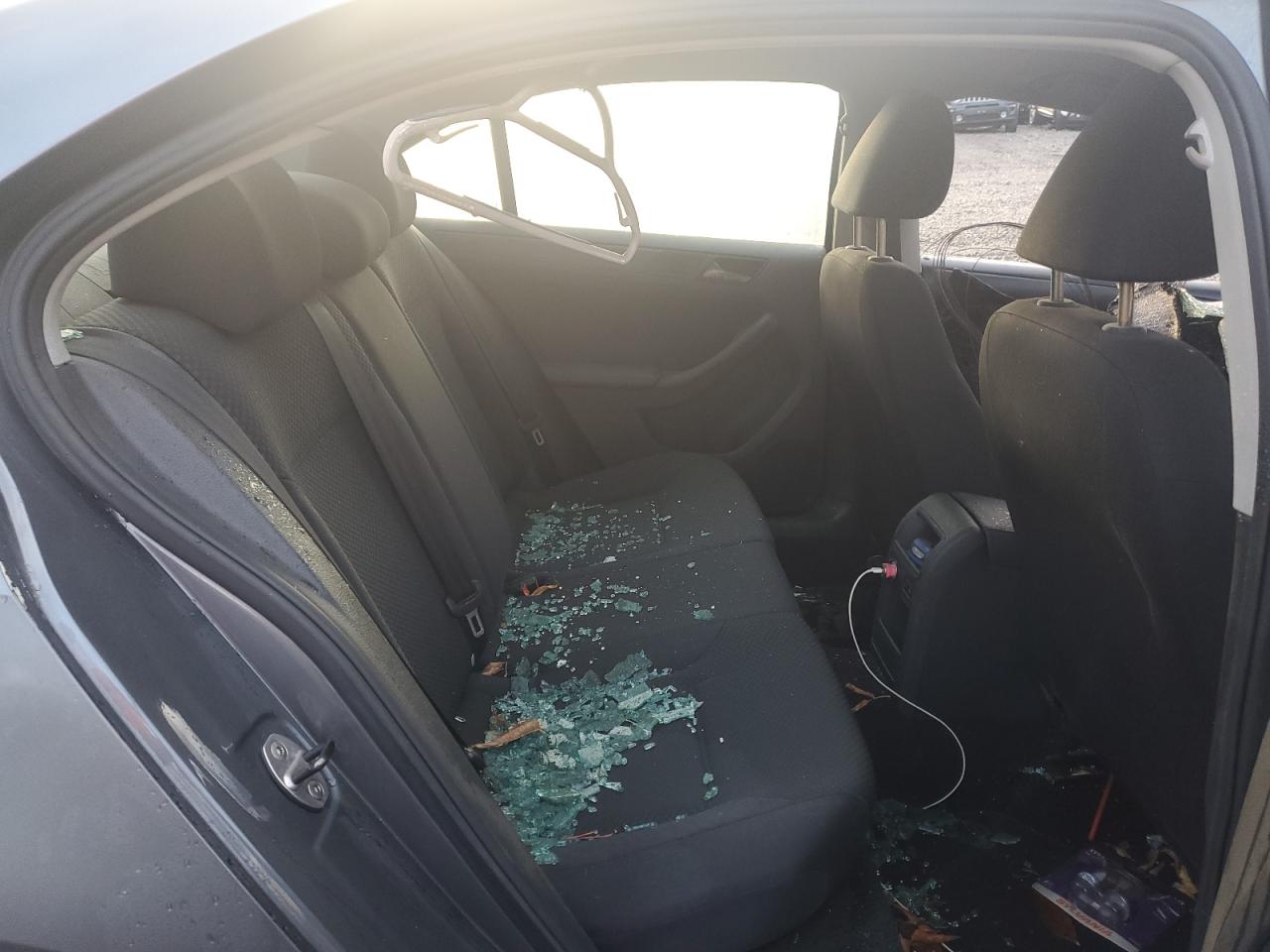 VOLKSWAGEN JETTA BASE